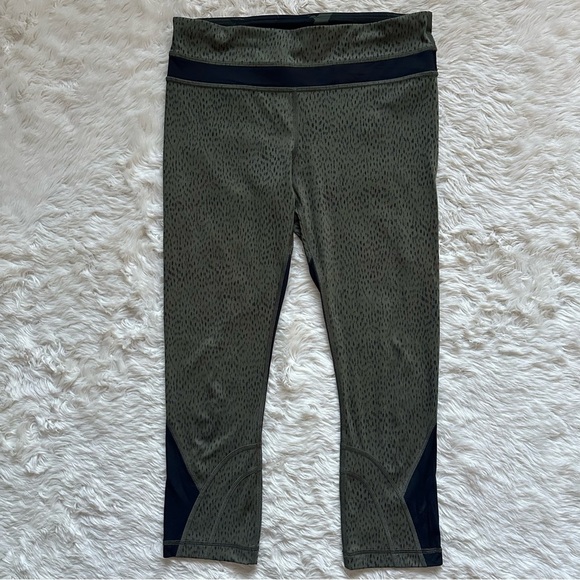 Lululemon Leggings Run: Inspire Crop II *Full-On Luxtreme (Mesh) Green Black 6 - Picture 3 of 13